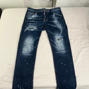 Dsquard 2 jeans  - Knappt använda dsq i ett mycket bra skick