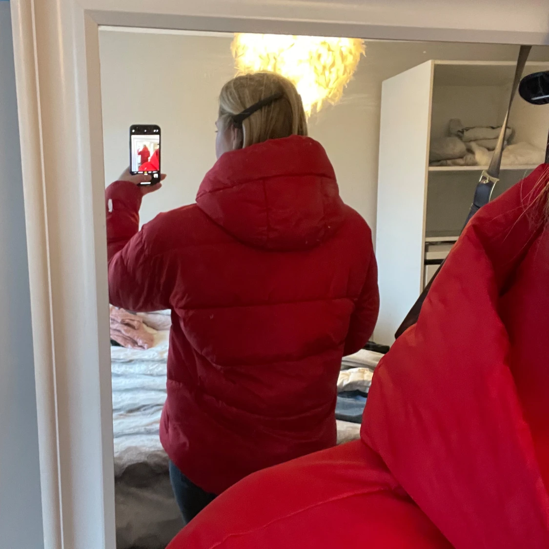 Röd pufferjacka från Vero Moda - 91