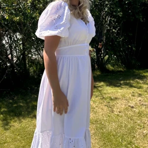 Klänning från ullared - Säljer nu denna klänningen pågrund av att den inte används längre, köpt på Ullared för 400, använd en gång! Fler bilder finns vid intresse:) 