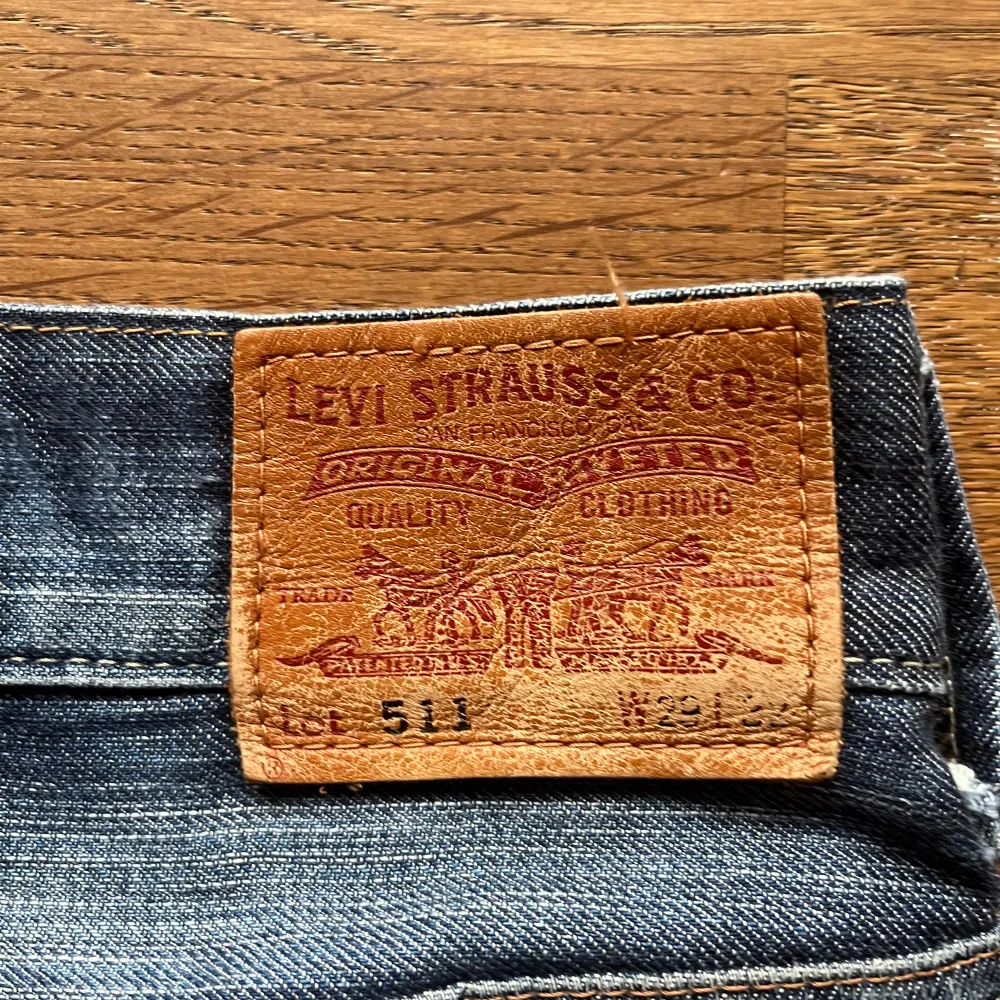 Säljer dessa riktigt snygga Levis 511 vintage limited edition jeans till ett dunderpris. Tveka inte på att höra av dig vid frågor eller funderingar!. Jeans & Byxor.