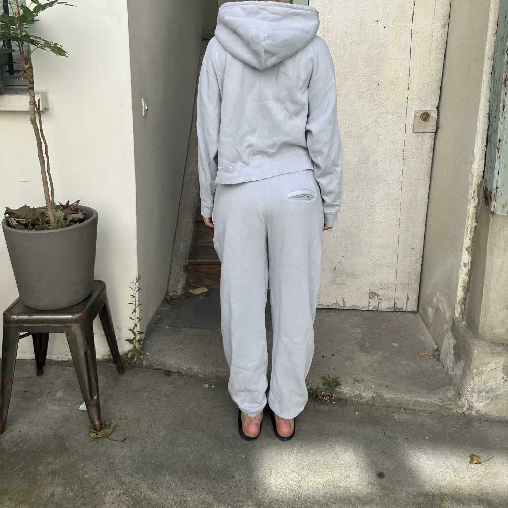 Så fin alexander wang tracksuit. Andvänd men bra skick Köpt för 5000kr  . Hoodies.