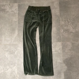 Juicy couture - Storlek - XS  hämtas upp utanför Göteborg i Mölnlycke eller kan skickas mot fraktkostnad😊