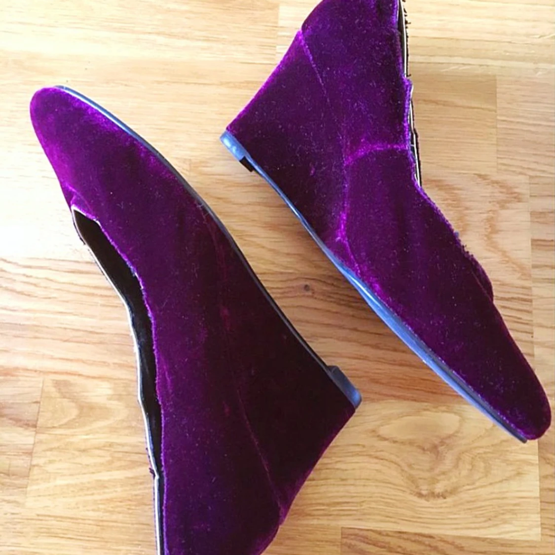 Lila sammetspumps från XIT - 92