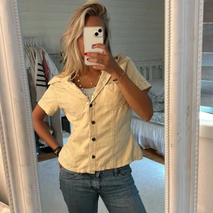 Gul blus  - Jättefin gul ”blus”💛💛