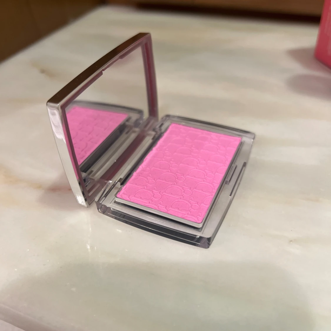 Dior Backstage Rosy Glow 001 pink