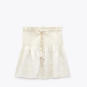 Zara kjol - Jätte fin zara kjol som nästan aldrig är använd jätte bra skick 💓