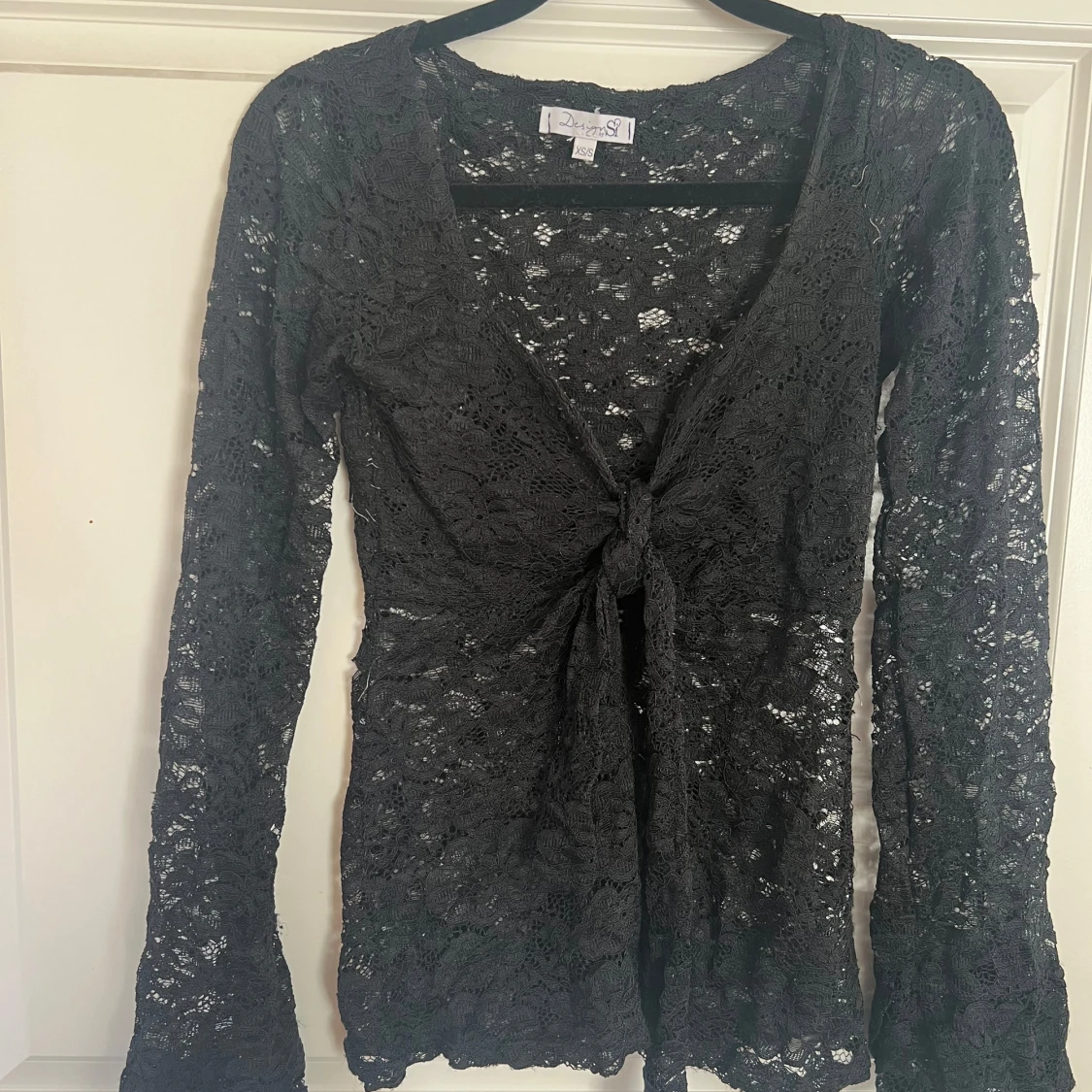 Svart spetstopp från Design by si