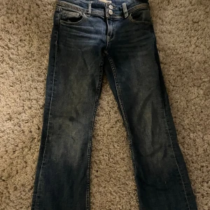 Gina young bootcut jeans💗💗 - Säljer mina jeans från Gina Tricot pga att dem börjar bli för små💕💕dem är i bra skick och knappt använda