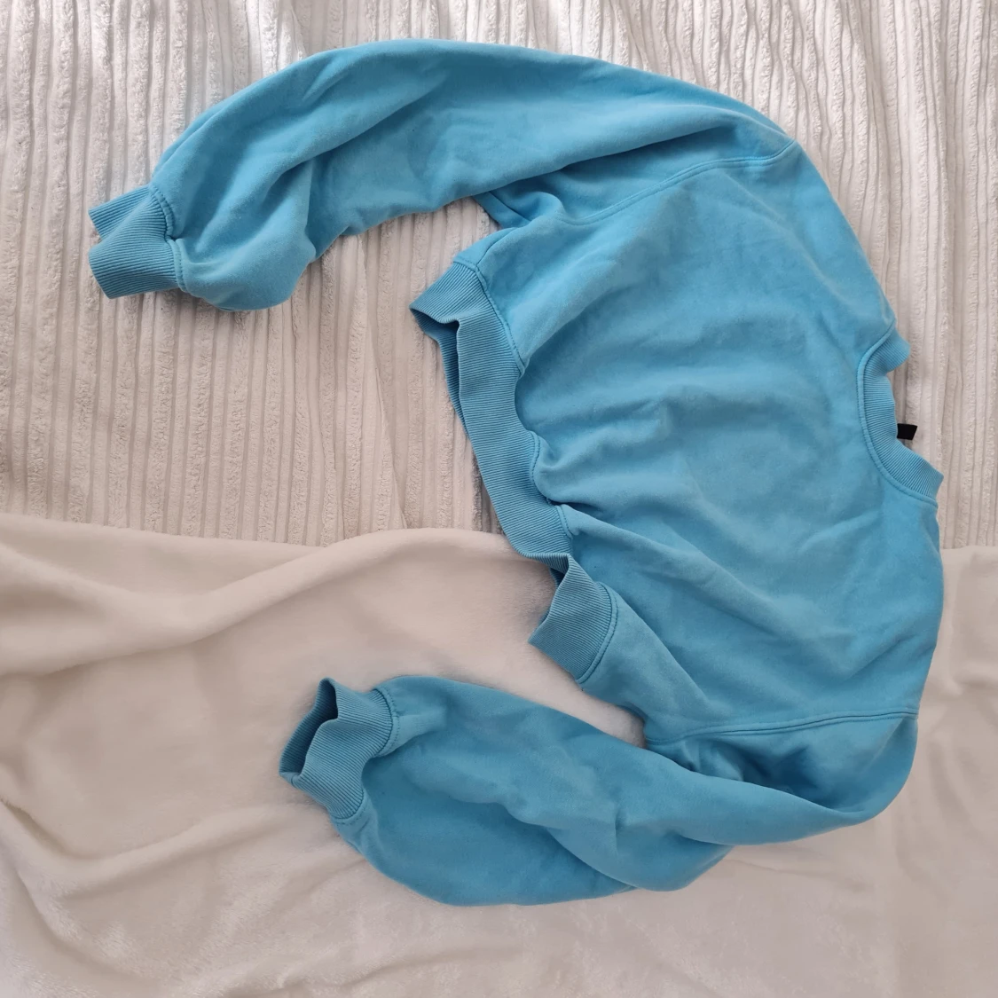 Blå tjocktröja - 90