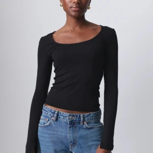 Långärmad topp - Säljer denna topp från ginatricot, aldrig använd! 🙌🏼