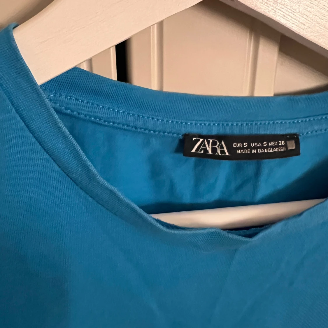 Blå t-shirt från Zara - 90