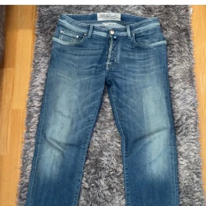 Jacob cohen jeans  - Tja säljer nu ett par Jacob cohen jeans ny pris 4999 mitt pris 1400 som om du har några funderingar är det bara att skriv 
