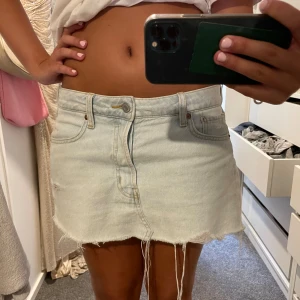 lågmidjad jeanskjol - super fin! 