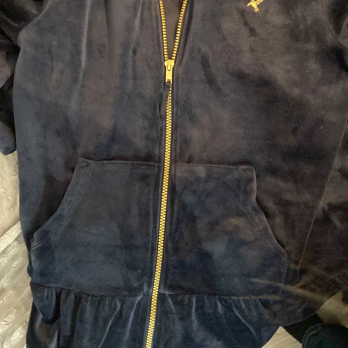 Mörkblå hoodie från Lindex - 93