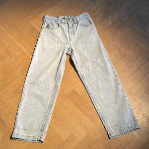 Polar 93 jeans - Säljer ett par polar 93 i 28/30 i bra skick. Kom pm vid fler frågor✌️