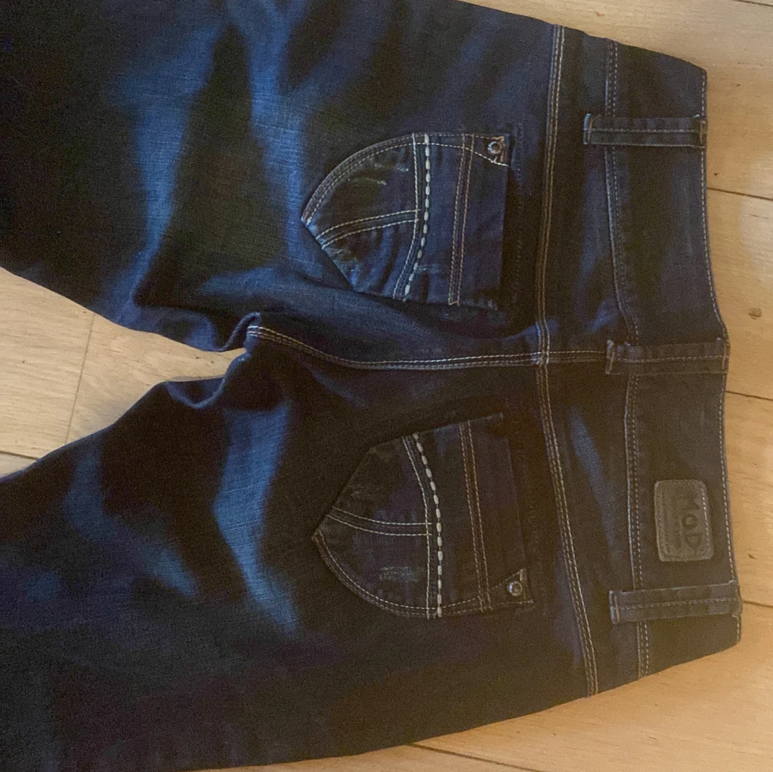 Lågmidjade bootcut jeans från M.O.D - 92