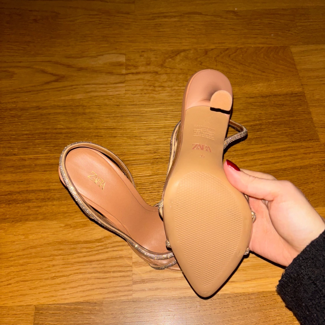 Beige klackskor från Zara - 90