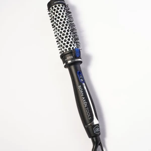 Värme borste  - Säljer min helt nya värme borste från Björn Axén, riktigt bra.