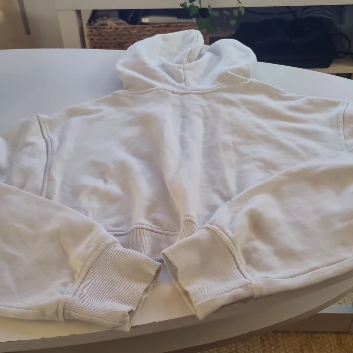Vit hoodie från H&M - 90