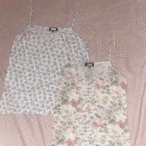 Blommiga linnen - Två supersöta blommiga linnen från bikbok🌸bra skick bara att de e har blivit lite noppriga❤️