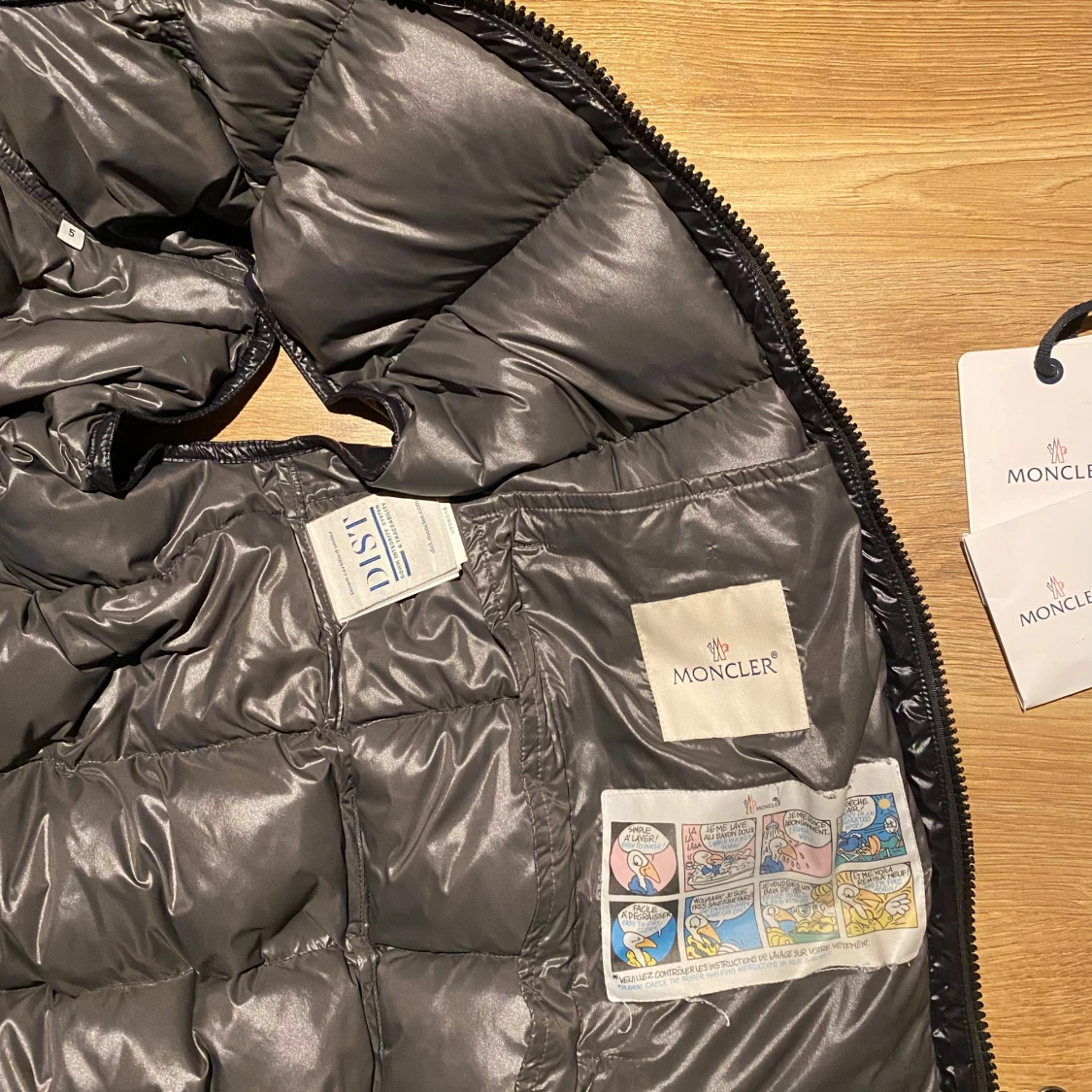 Svart dunväst från Moncler - 92