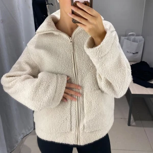 Teddyjacka från H&M - Superfin jacka