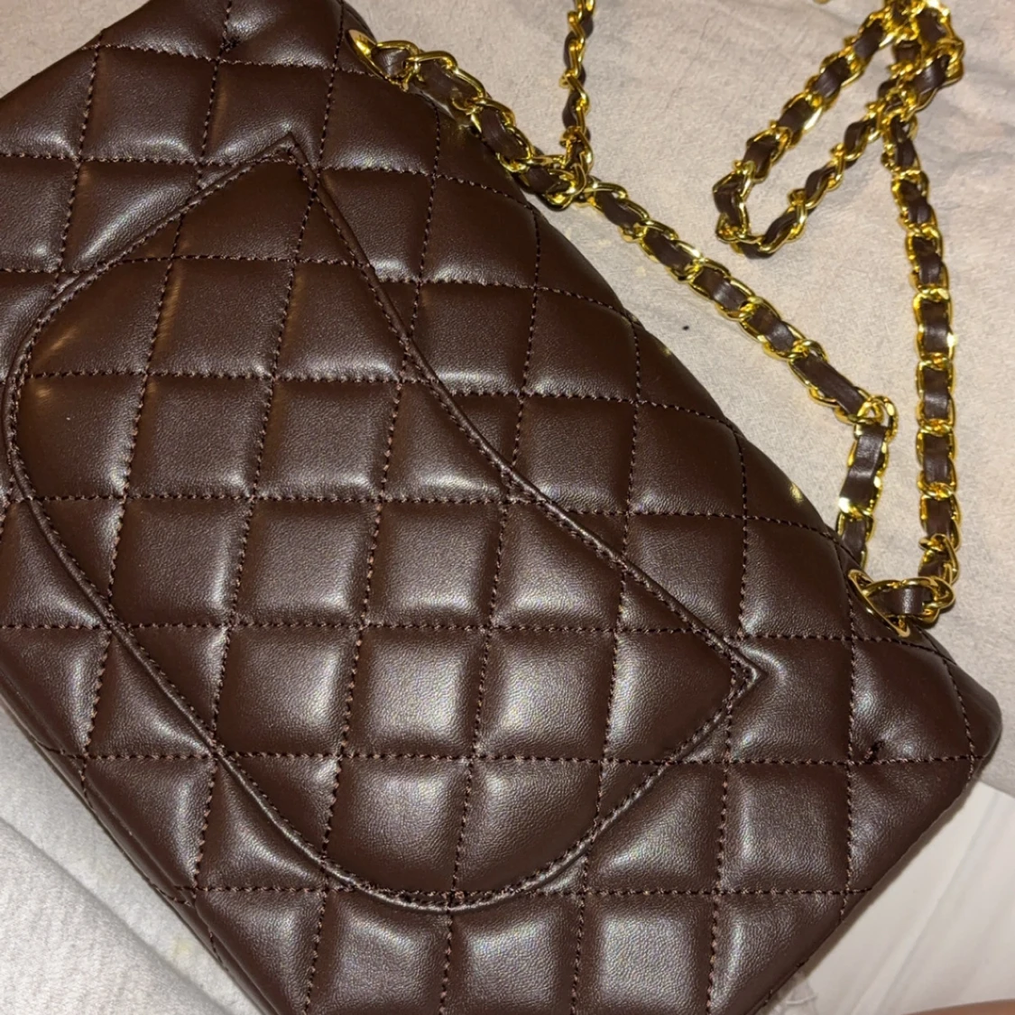 Brun quiltad axelväska - 91