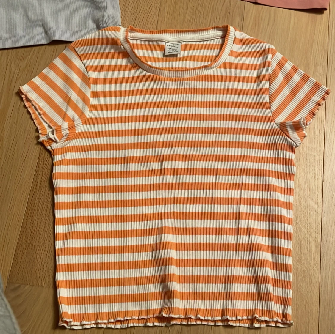 Tre toppar i olika stilar - 90