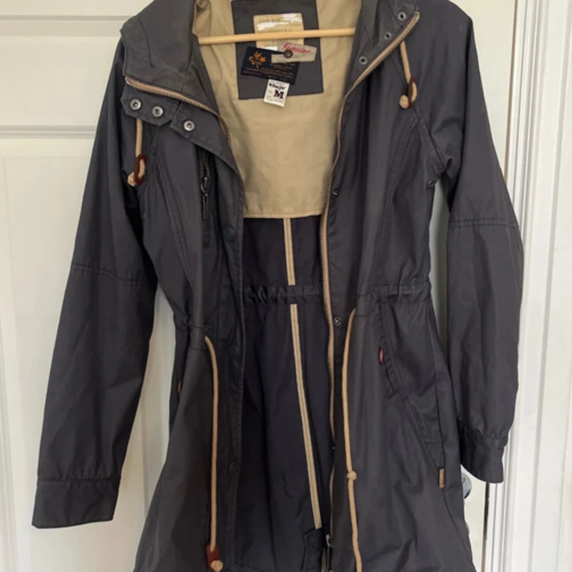 Grå parkajacka från Khujo - 90