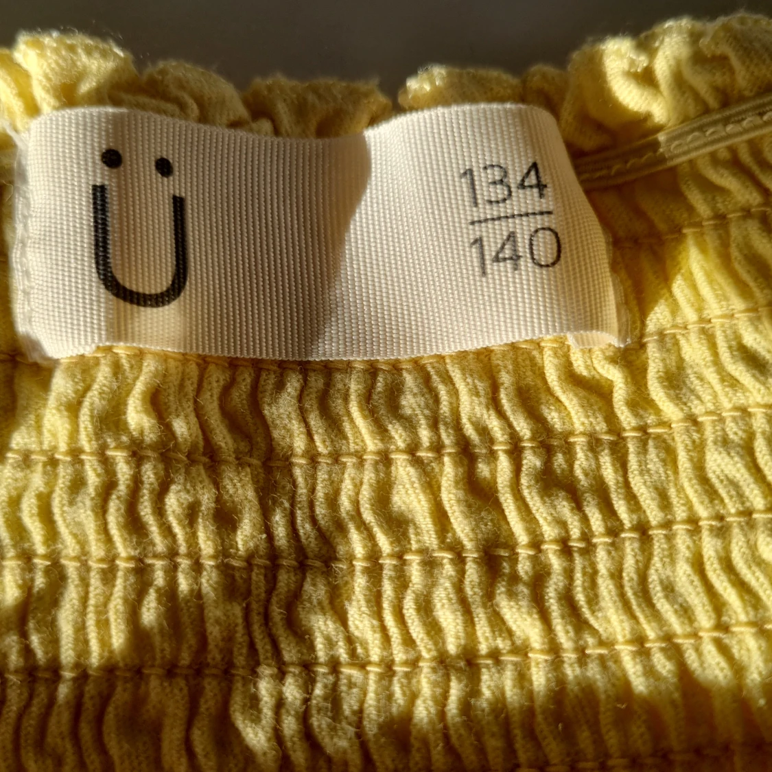 Gul ribbad topp med korta ärmar - 92