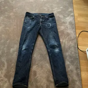 Säljer nu mina jeans med ett snusfack på framsidan på första bilden, Skriv ifall du har fler frågor  