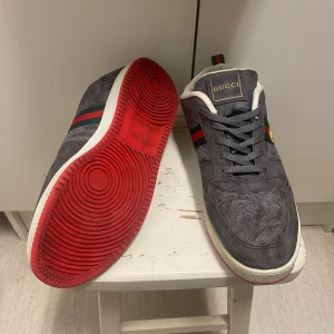 Skor - Säljer dessa skor som är använda i gott skick för väldigt billigt pris.