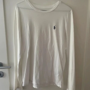 Ralf tröja - Inga fläckar, skriv för frågor eller funderingar 