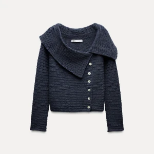 Tröja - Så snygg off shoulder tröja från zara, endast använd en gång. 