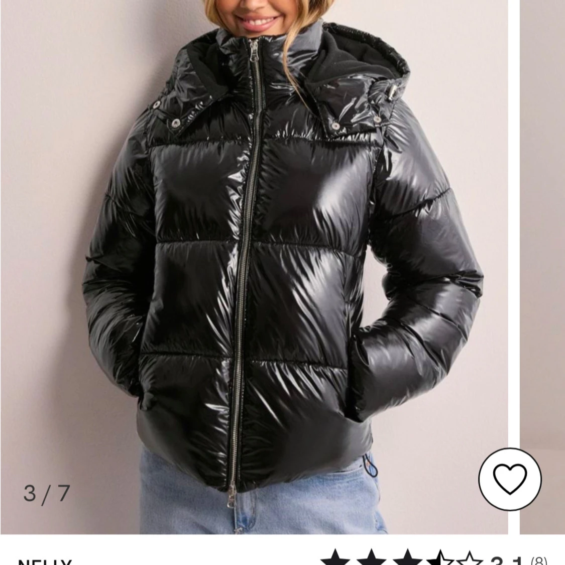 Svart glansig pufferjacka från Nelly - 90