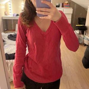 Tröja - Rosa tröja, liknar den gröna (annat inlägg). Passar XS-S!🩷