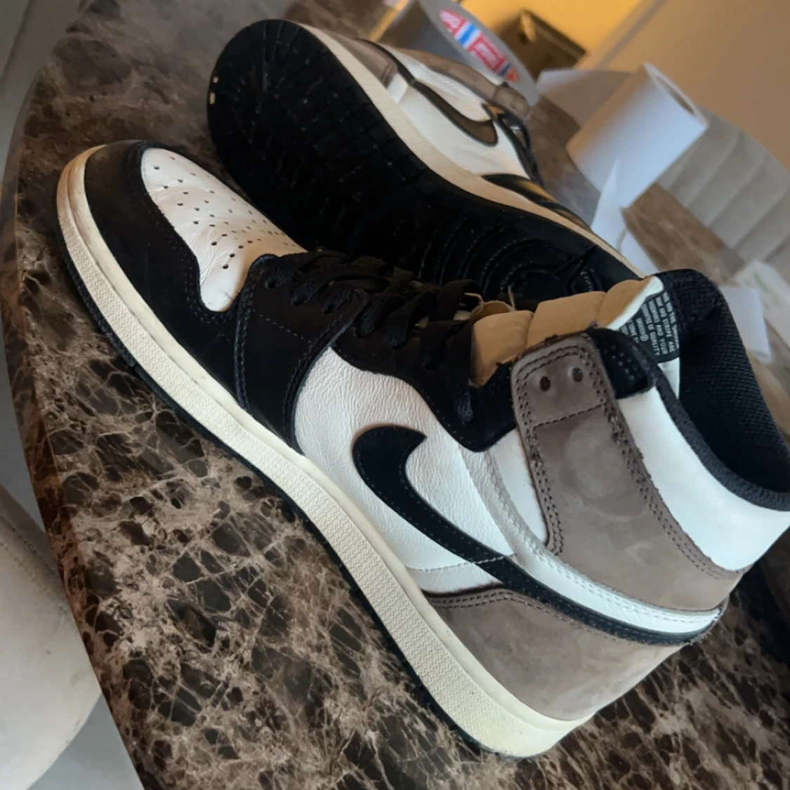 Air Jordan 1 dark mocha  - 91
