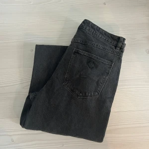 Abrand Jeans - A’94 High Straight  - Högmidjade, aldrig använda därav i mycket gott skick!