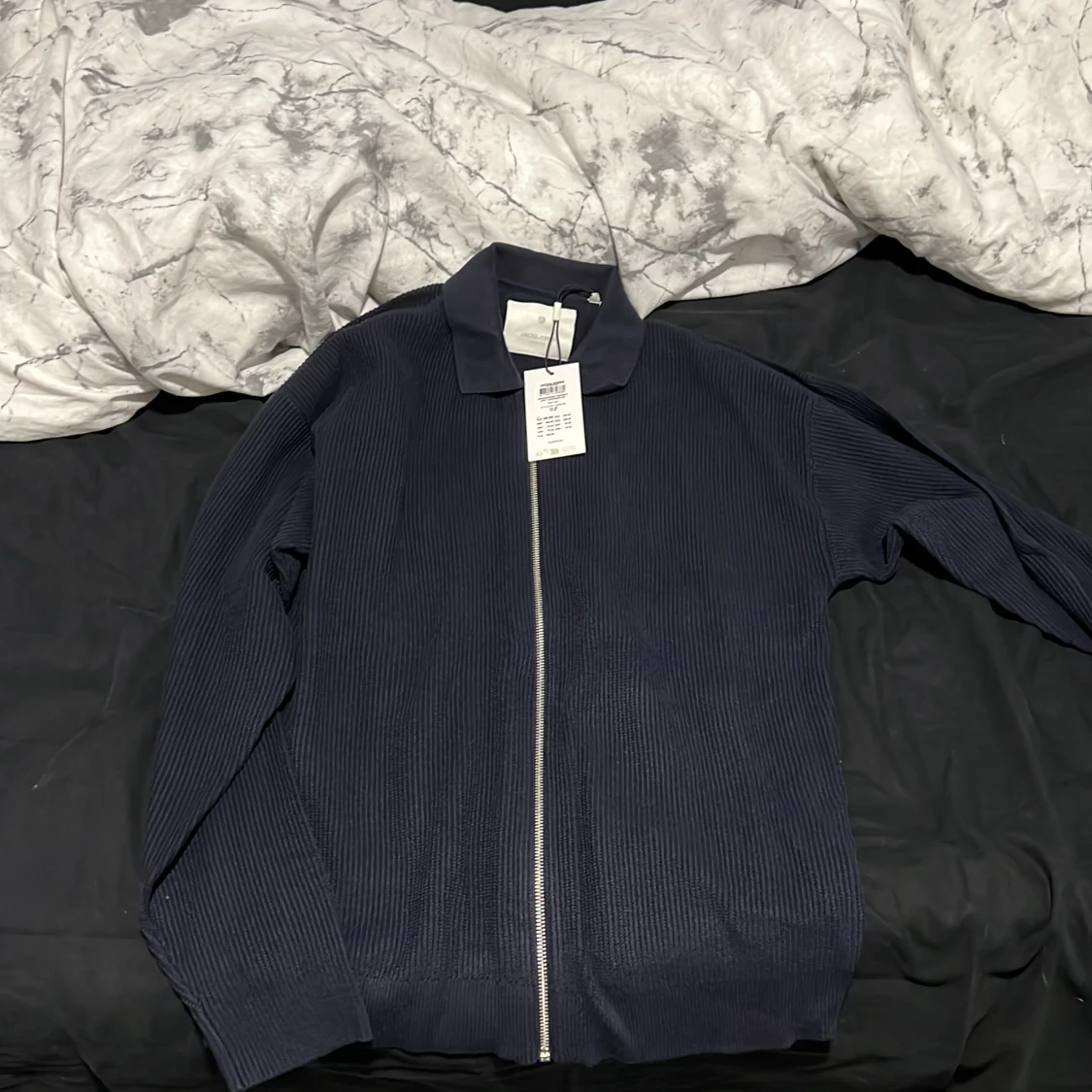 Mörkblå stickad jacka från Zara - 90