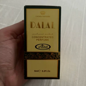 Arabisk parfymolja - Säljer denna underbara doft! Har köpt ganska många och därför väljer jag att dela med mig. Doft noterna —> 💚