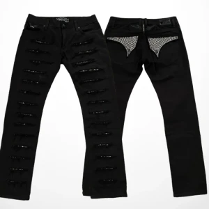 Destroy robin jeans  - Säljer dessa skit snygga destroy robin Jeans , helt nya bara testade . Säljer pga att jag behöver cash asap 💔💔💔   Dem är i storlek 33 vilket är en svin rare storlek , yall ain’t Eva finding a pair in the same size  😂😂😂   Robin jeans (KÖP INTE)