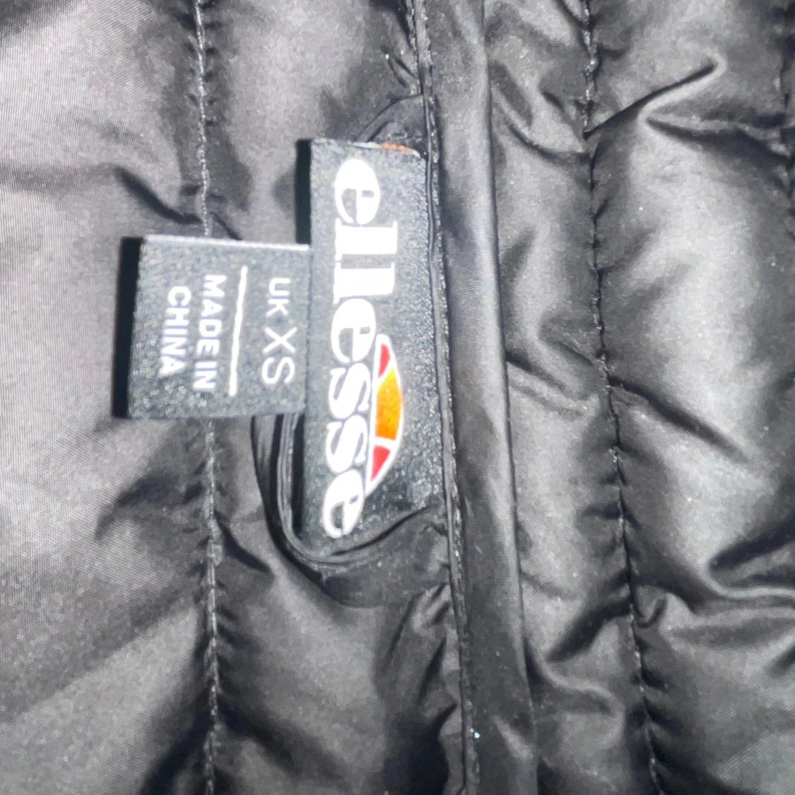 Svart dunväst från Ellesse - 90