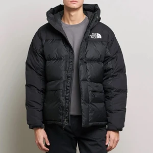North Face jacka - Superfin vinterjacka från The North Face i modellen Himalayan Down i storlek M! Använd men i otroligt bra skick, nypris 4400 kr!
