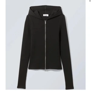 Weekday topp - Säljer min nästan aldrig andvända topp ifrån weekday. Skriv för egna bilder.💗