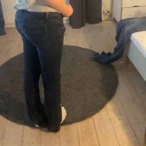 LTB JEANS - Säljer dessa supersnygga och sköna jeans från LTB, köpta nya. Säljer pga inte kommer till användning längre… defekter förekommer nere vid fötterna( finns bild) skriv gärna för mått!🤗