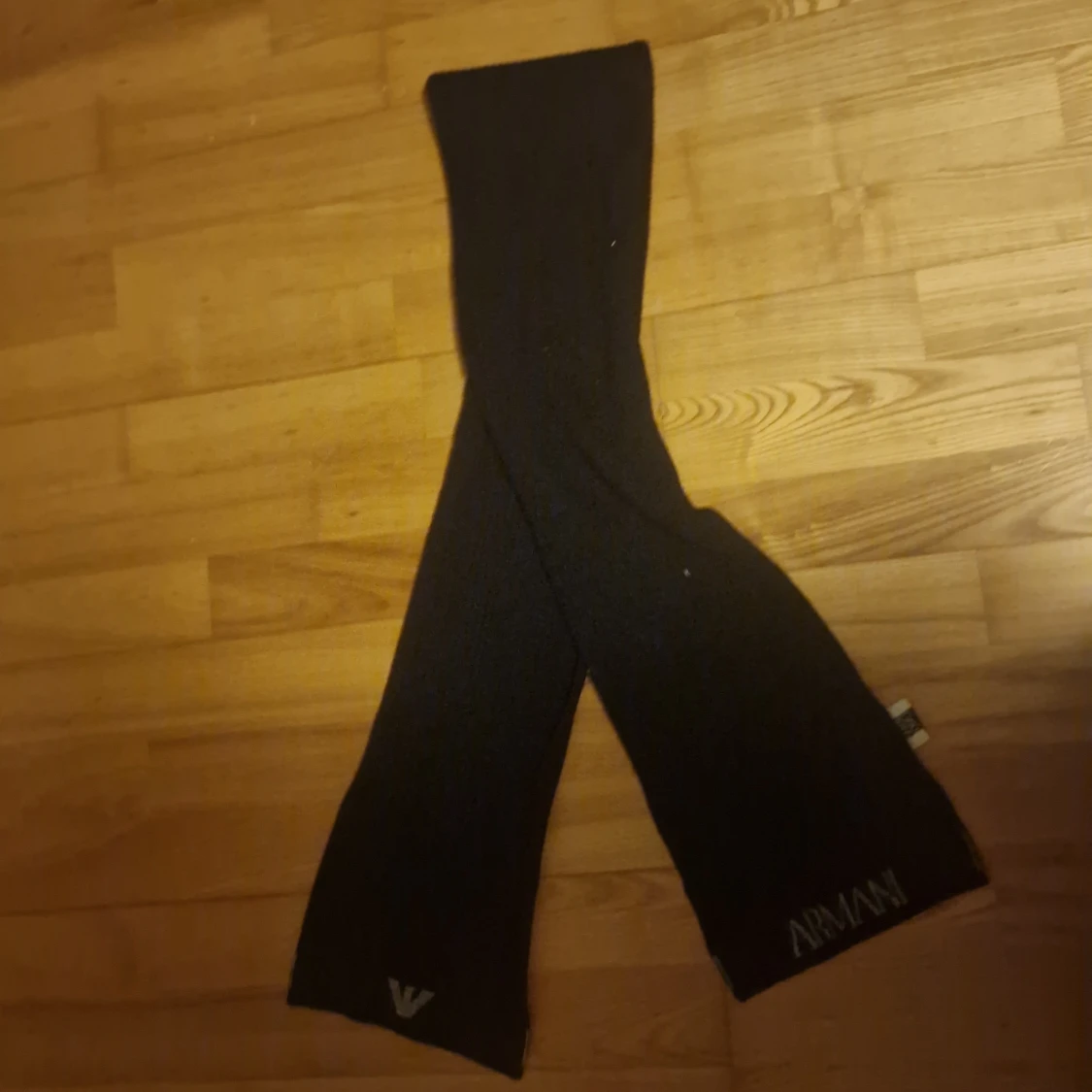 Svart halsduk från Armani - 2