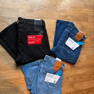Helt nya replay anbass hyperflex  - Hej! Säljer tre par replay anbass hyperflex, alla dessa jeans har egna annonser i min profil!