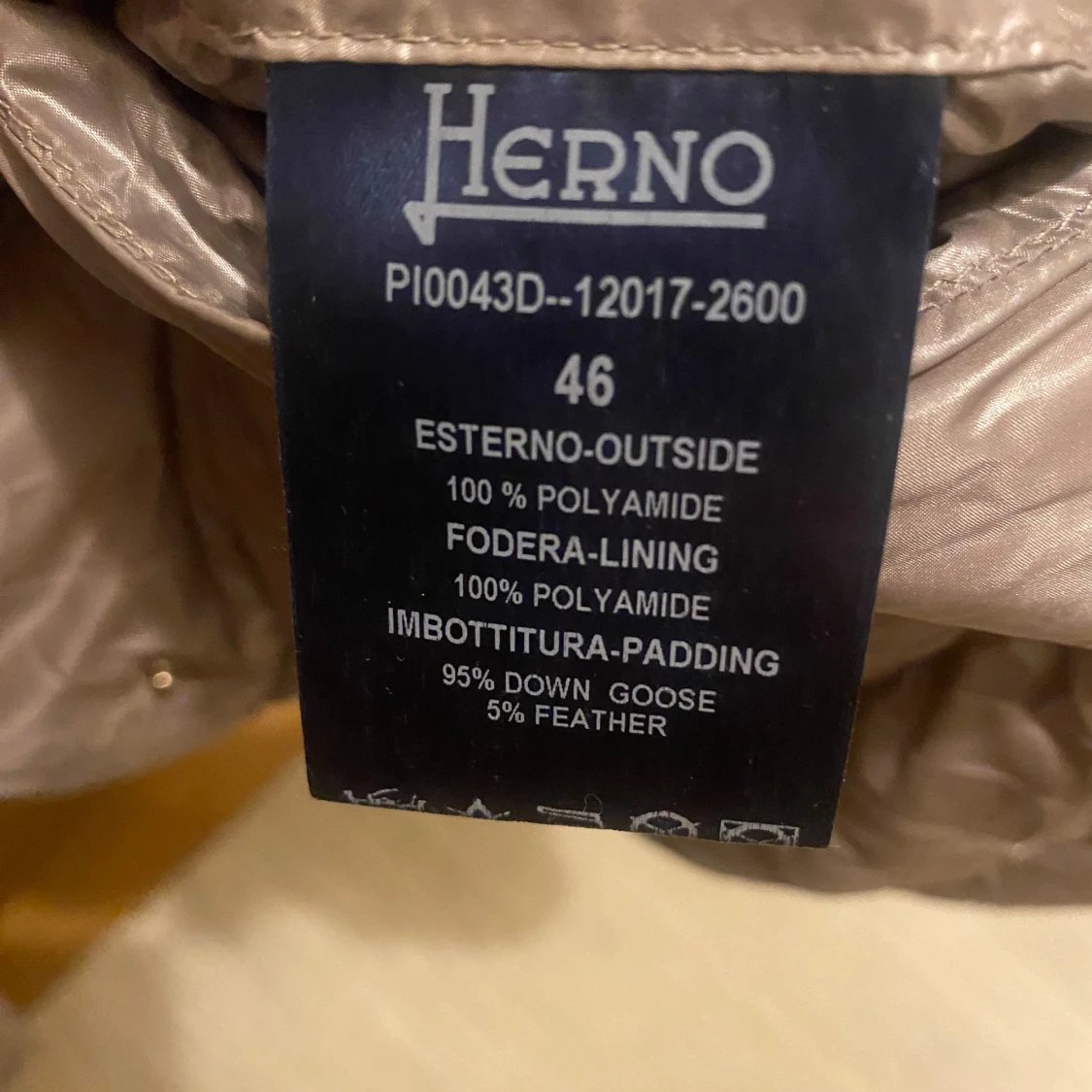 Beige dunjacka från Herno  - 4