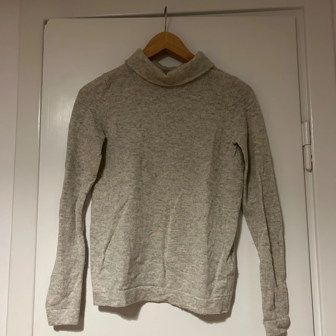 Beige polotröja från Hobbs