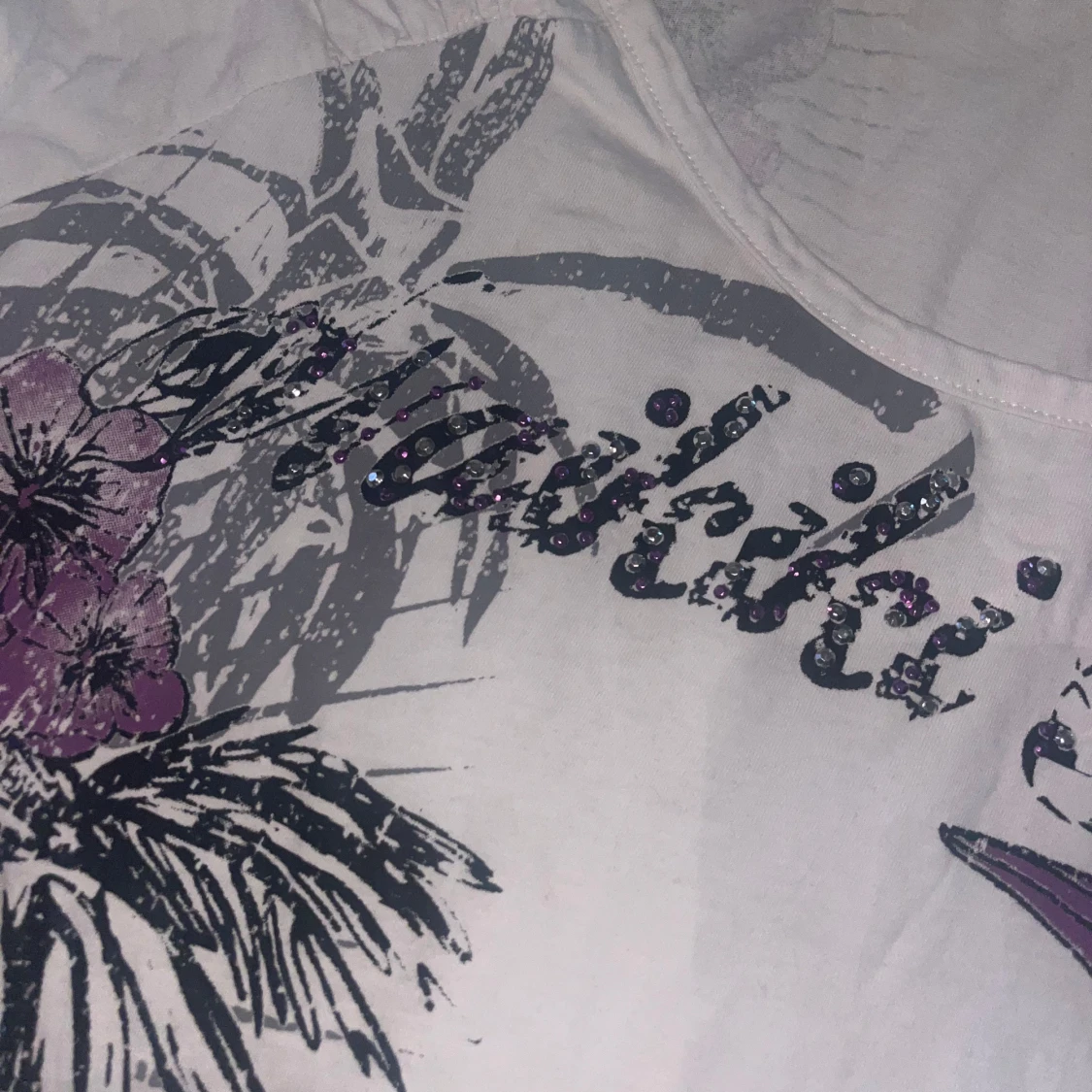 Vit t-shirt med blommigt tryck från Fresh Made - 2